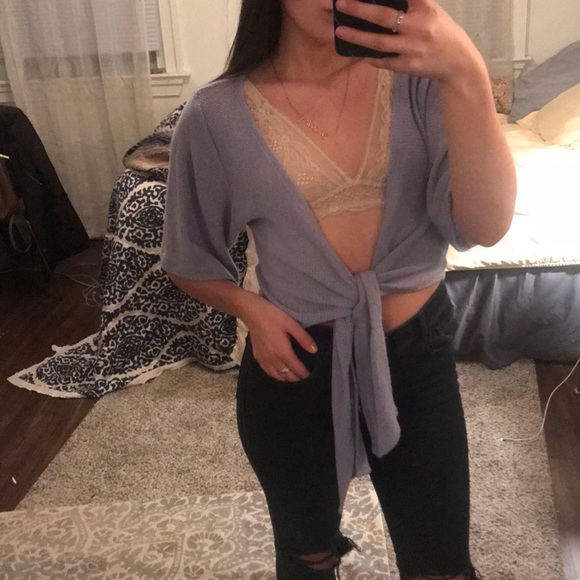 Urban Outfitters low cut cross tie shirt - Picture 5 of 7